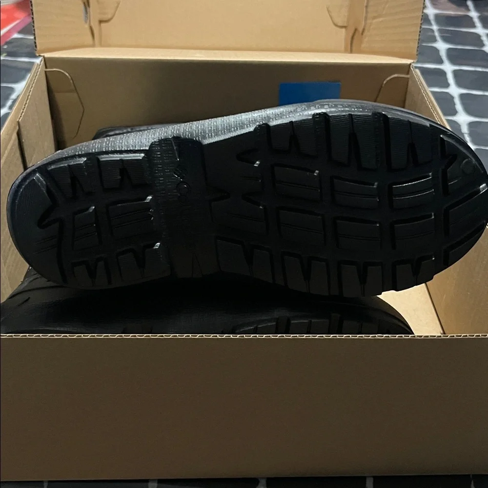 NWT Columbia Youth Powderbug Snowlite Waterproof Snow Boot, Black/White